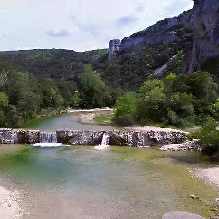 Rouge - Piscine Partagee Chalet *