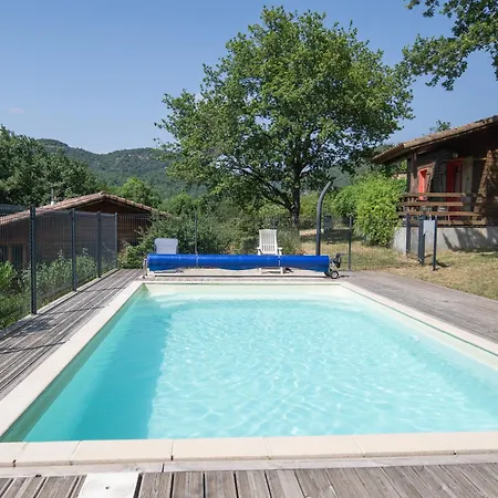 Rouge - Piscine Partagee Chalet *
