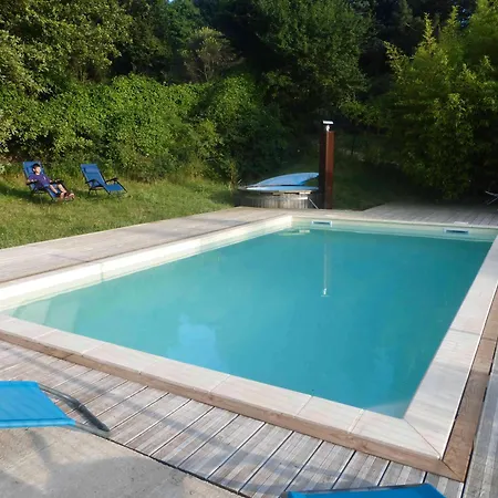 Rouge - Piscine Partagee